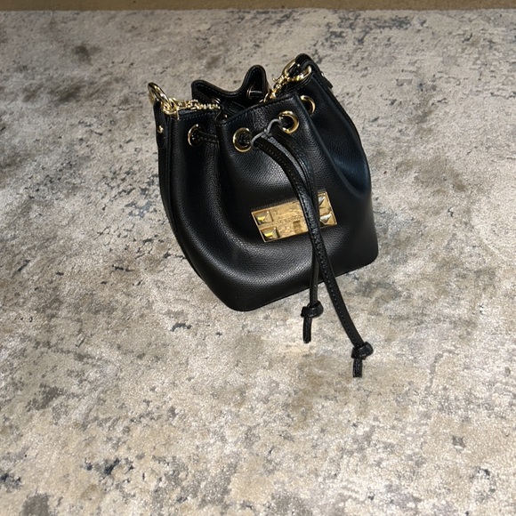 Sold!!!! JULES BLK LEATHER SMALL BUCKET BAG - Picture 2 of 5
